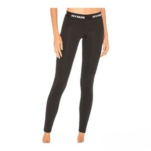 IVY PARK Signature Logo Waistband Mid Rise 7/8 Leggings in Black Women’s Small